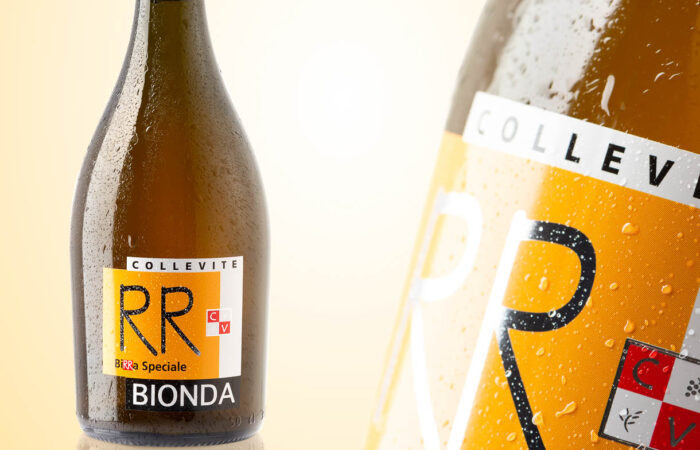 Still-life bottiglia di birra bionda per pubblicità