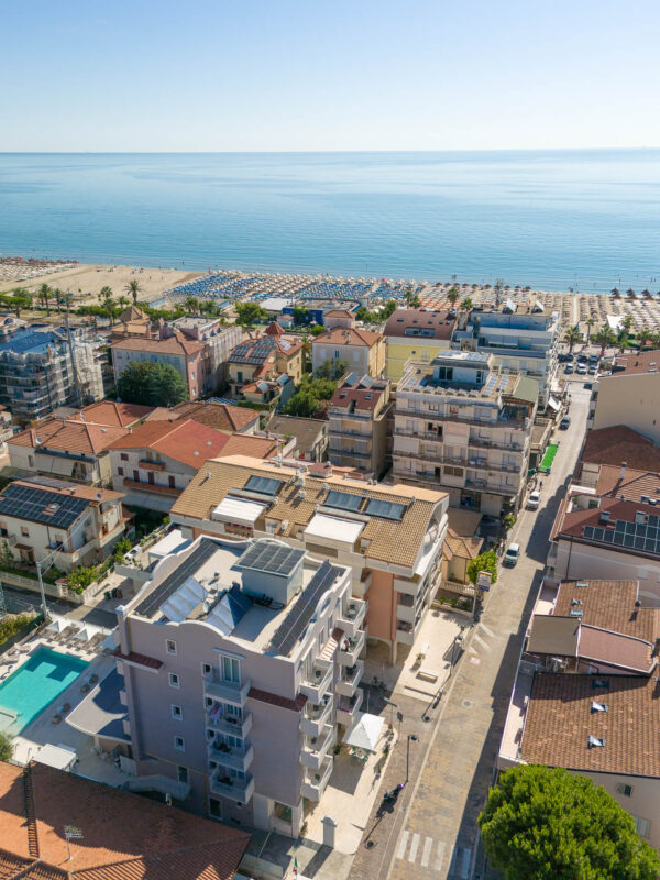 foto aerea hotel spiaggia